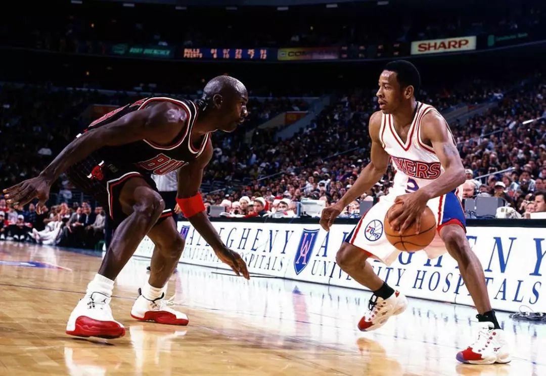 勇士老将挺身而出定胜局（勇士老将关键发力锁定胜局）